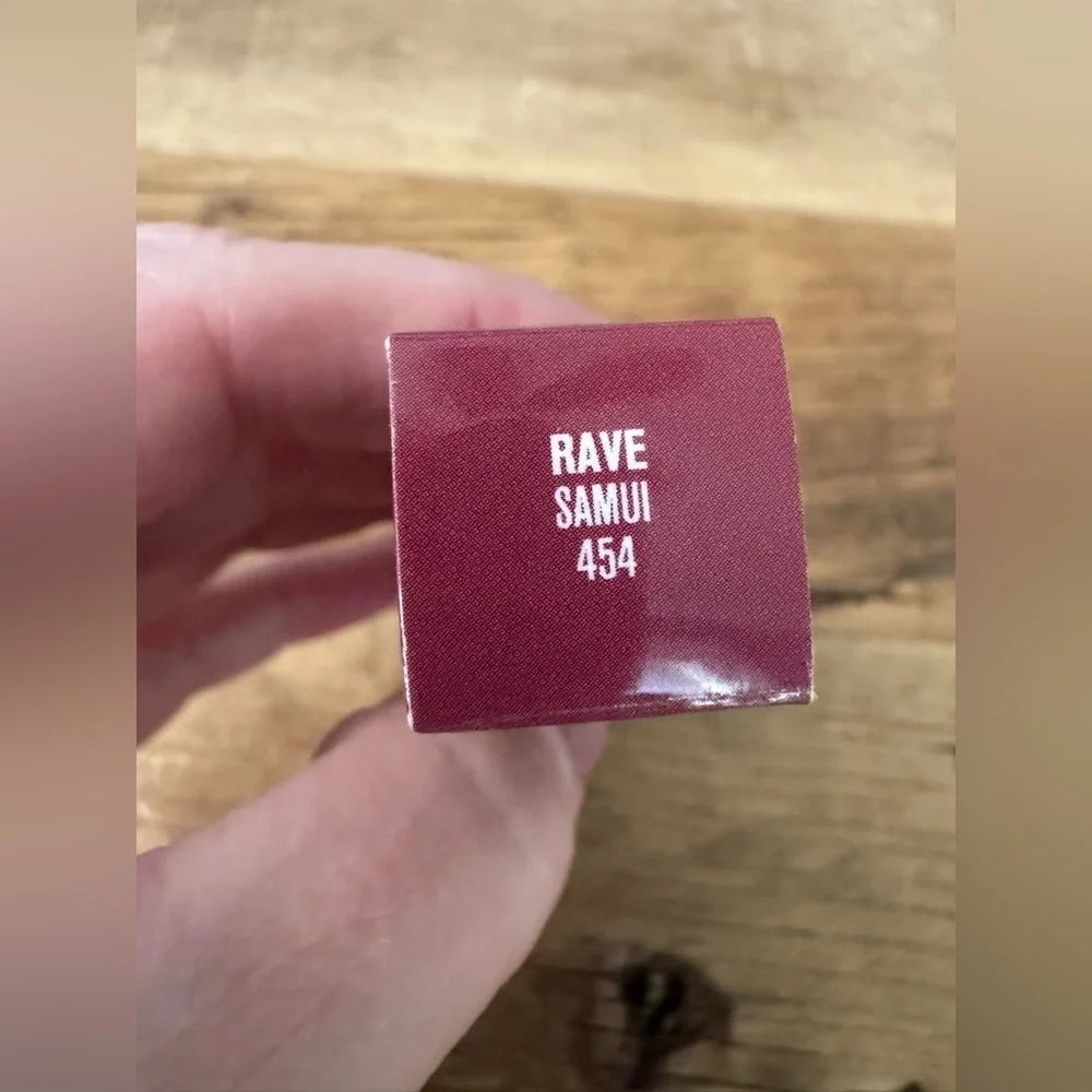 NEW IN BOX Il Makiage Rave Lip Crayon Super Sheer Lip Color ~ Samui (454) 💋